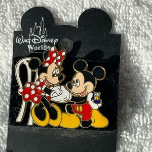 Disney Mickey Mouse Proposing to Minnie Mouse Pin